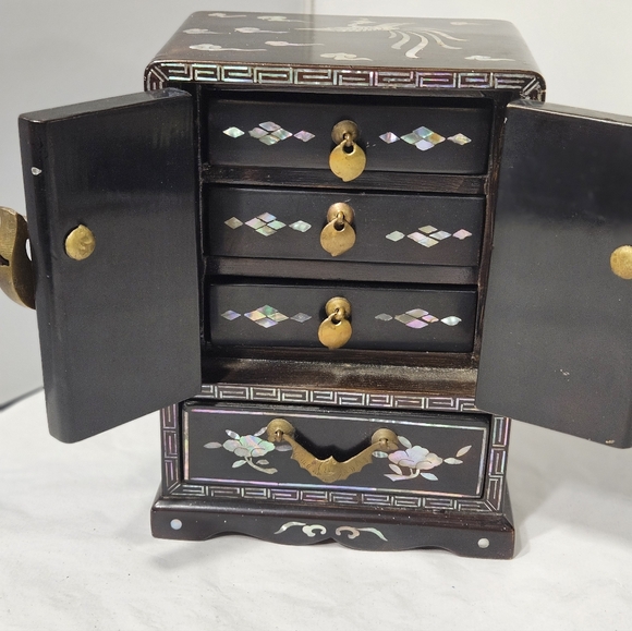Vintage Asian Oriental Korean Black Lacquer MOP Mother of Peal Jewelry Box - Picture 4 of 13